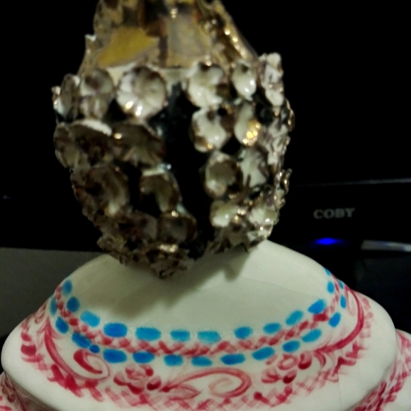 Exquisite Vintage Antique Porcelain or Ceramic Ornate - Picture 6 of 8